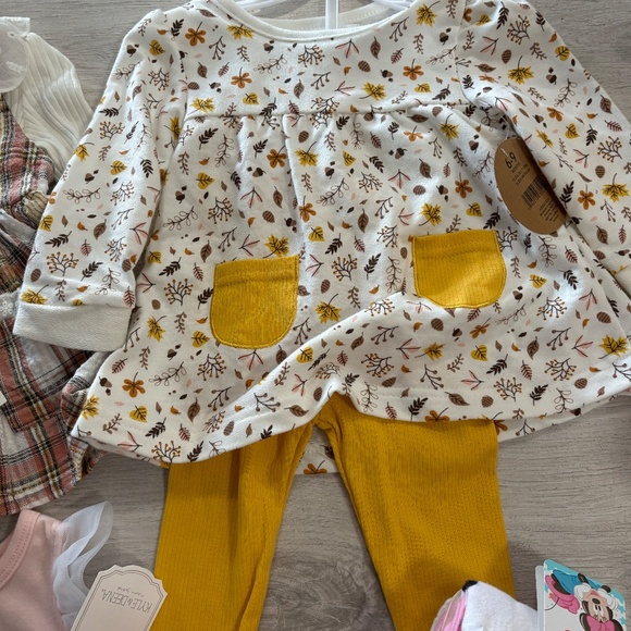 New baby girl items bundle - Picture 4 of 5